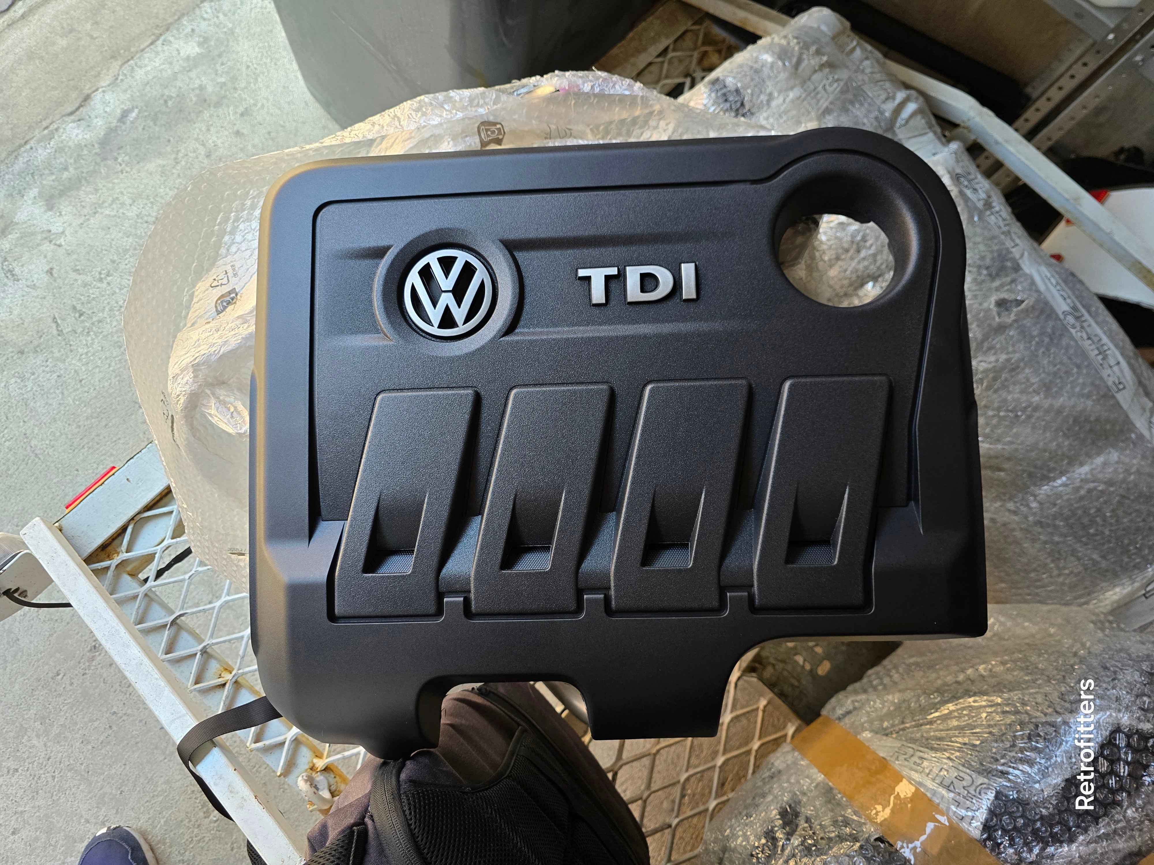 Volkwagen Caddy 2k 2.0tdi engine cover