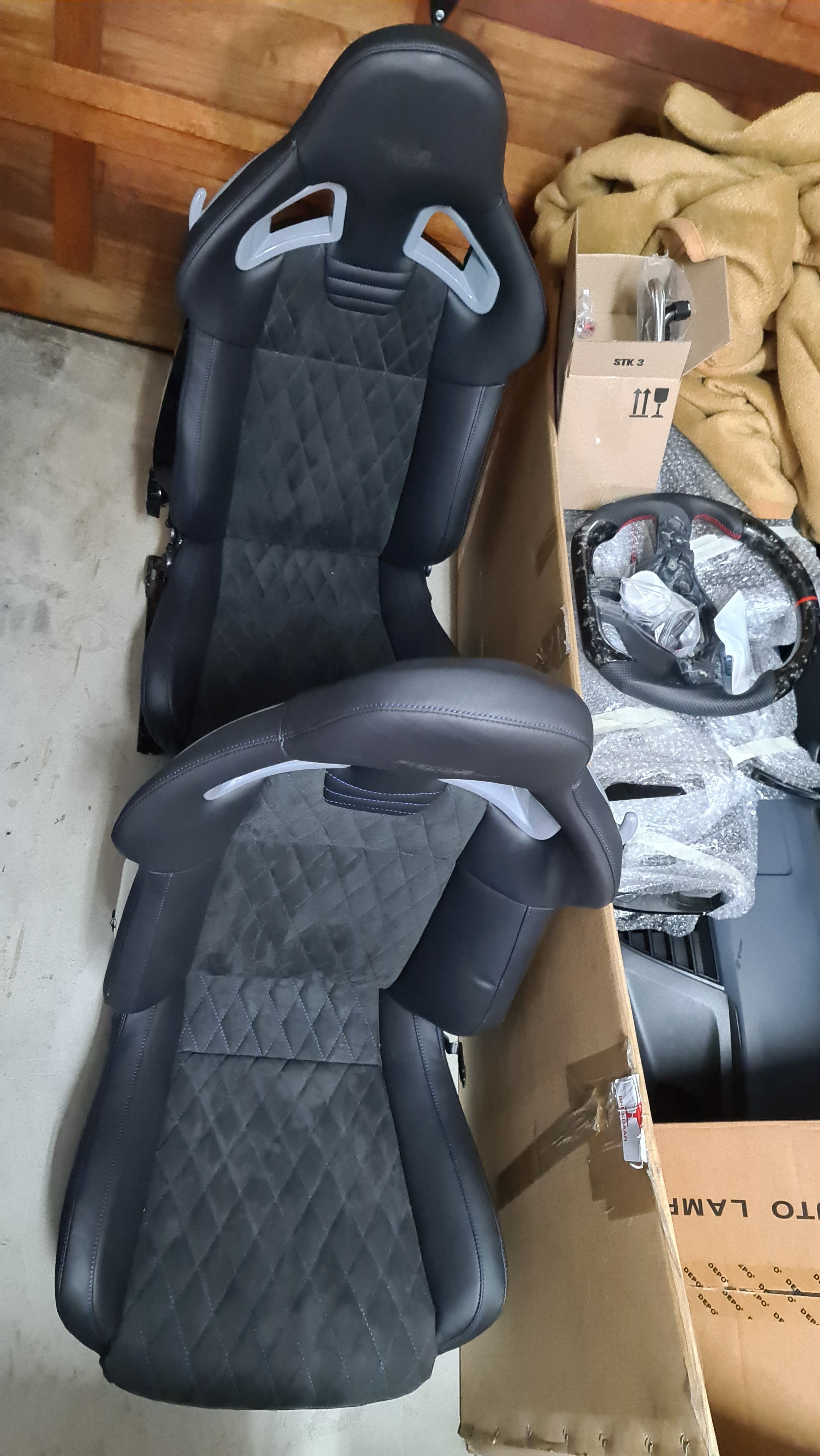 Recaro Oem Seats wingback (Sold as a Pair of two front seats)