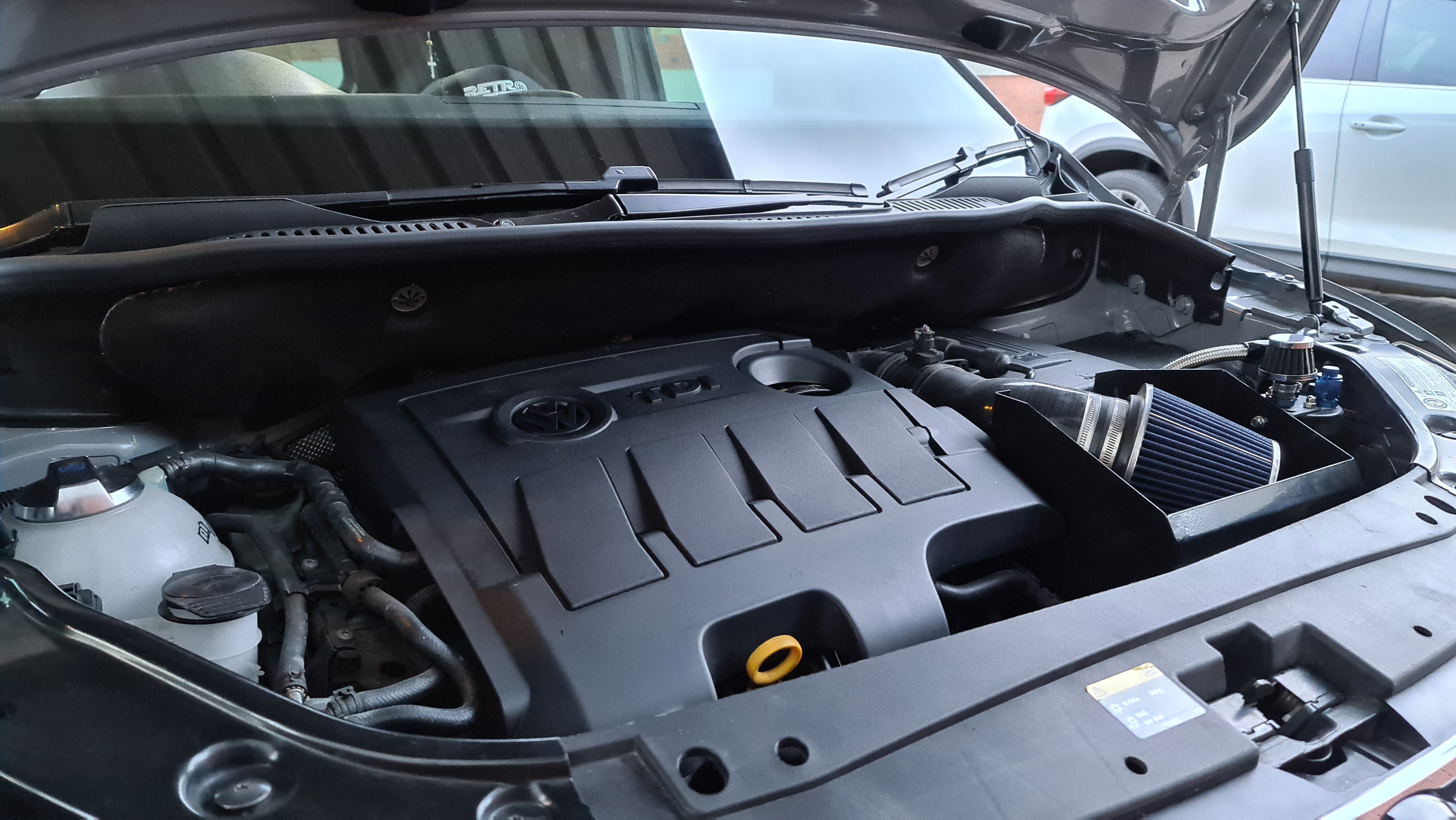 Volkwagen Caddy 2k 2.0tdi engine cover