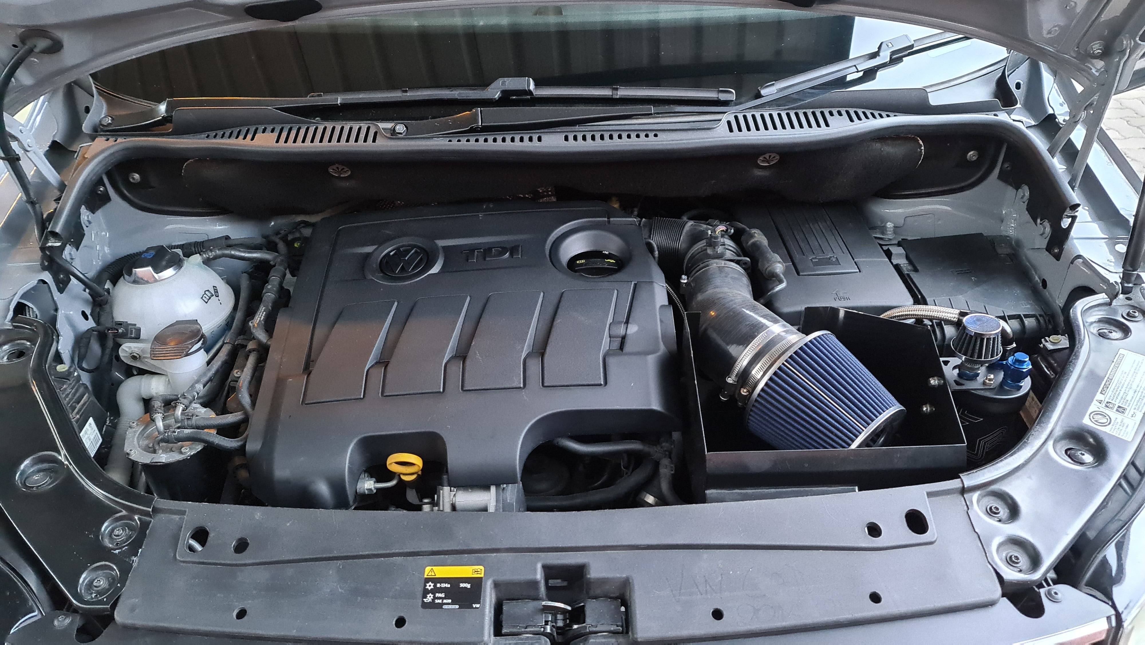 Volkwagen Caddy 2k 2.0tdi engine cover