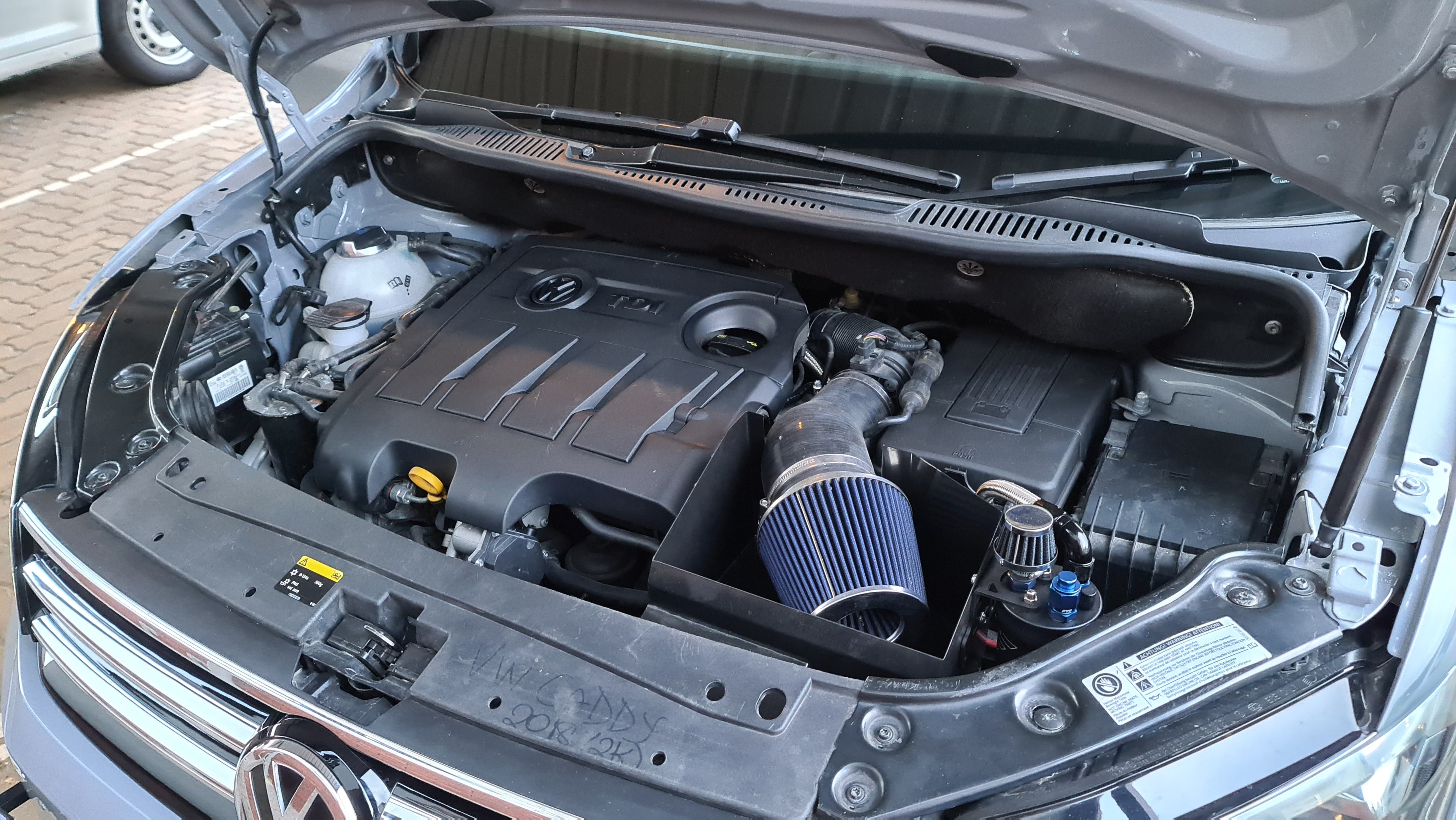 Volkwagen Caddy 2k 2.0tdi engine cover