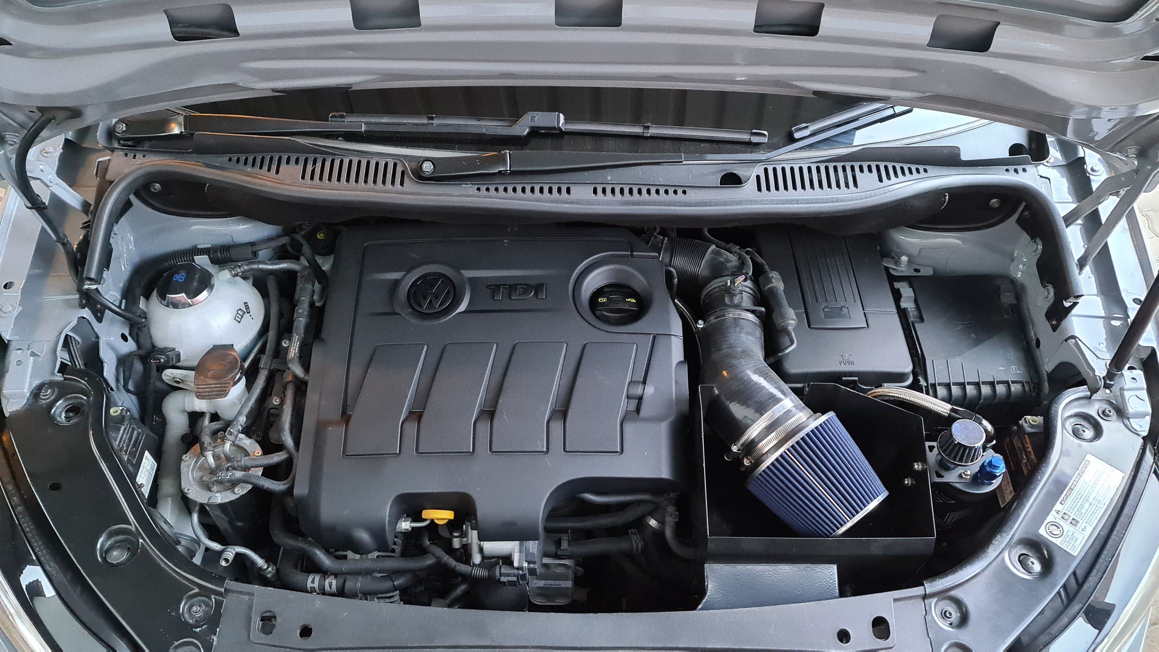 Volkwagen Caddy 2k 2.0tdi engine cover