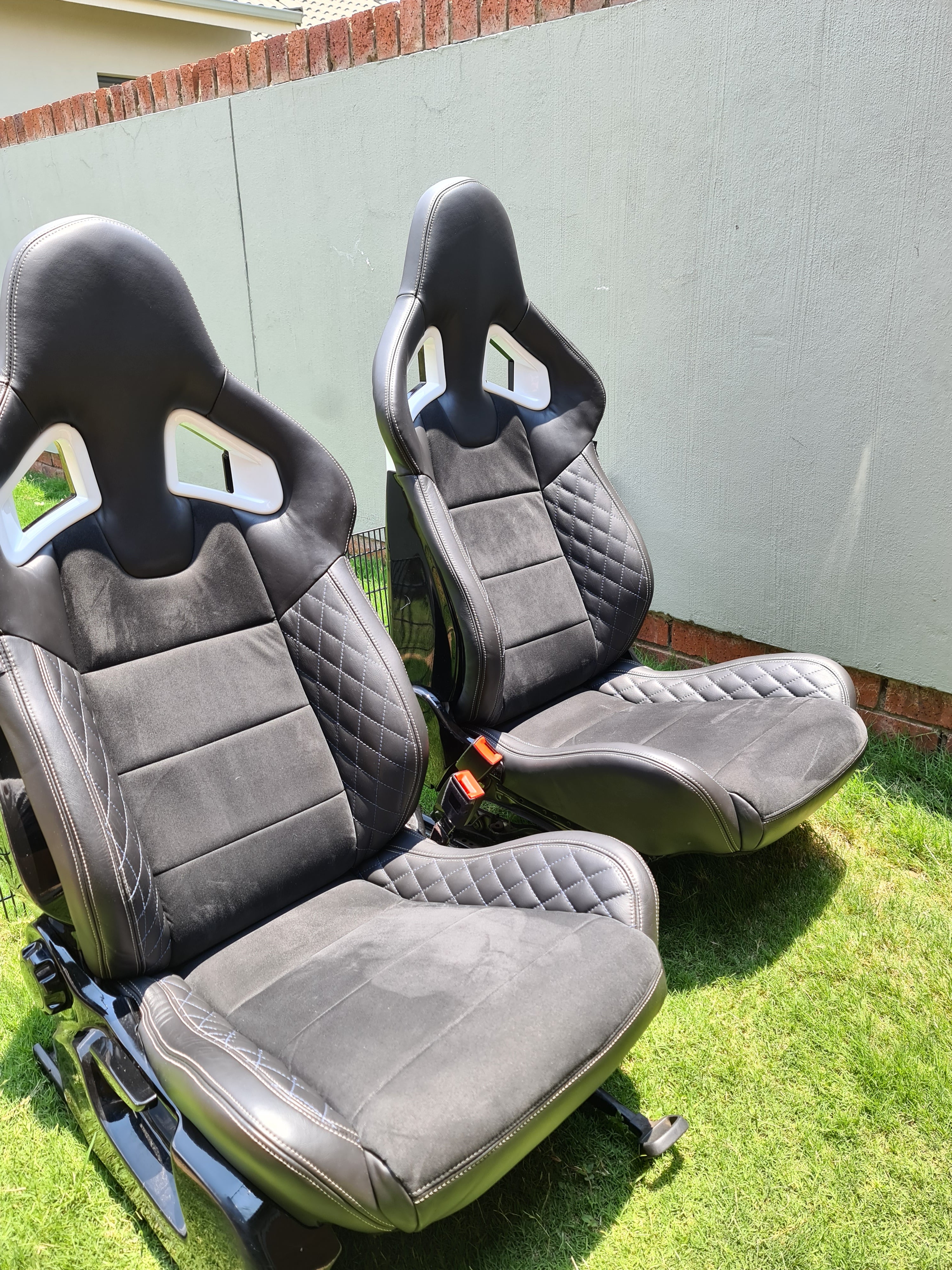 Recaro Oem Seats wingback (Sold as a Pair of two front seats)