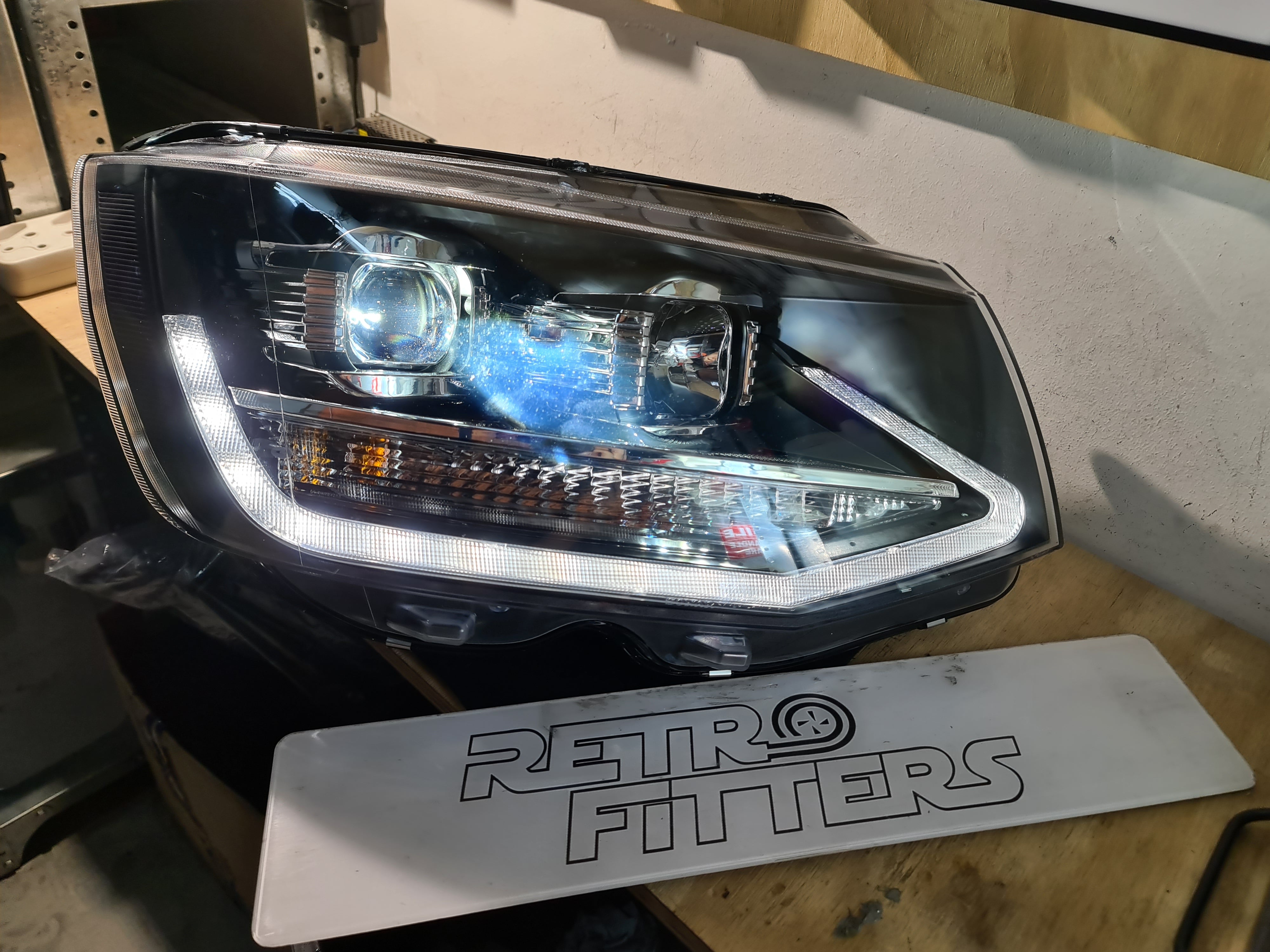 Volkswagen Transporter / Carravelle T6  Headlights