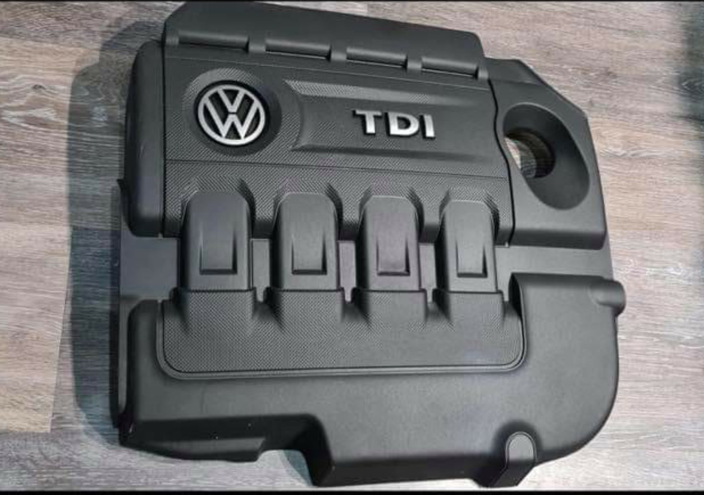 Volkwagen Caddy 2k 2.0tdi engine cover