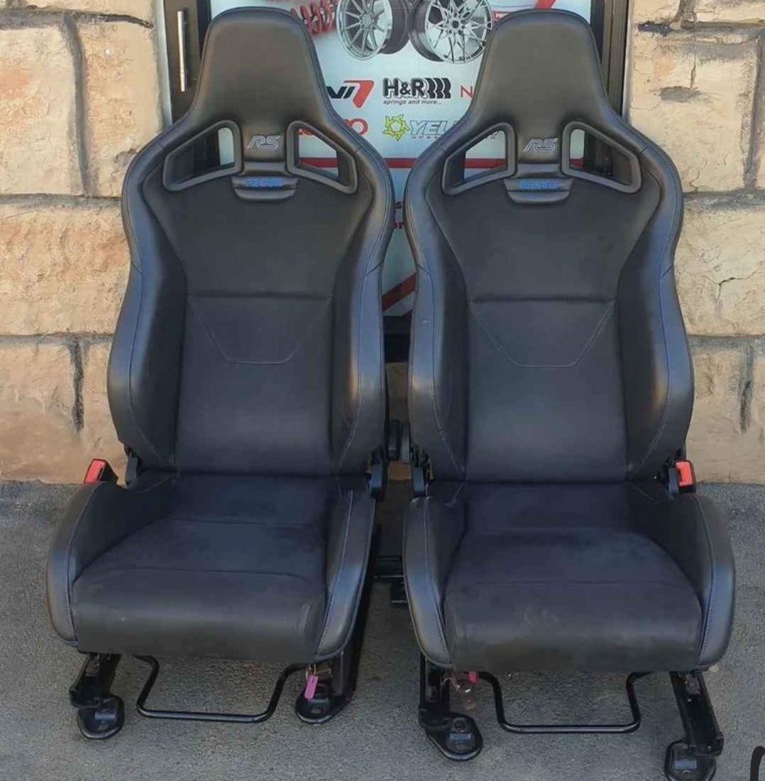 Recaro Oem Seats wingback (Sold as a Pair of two front seats)