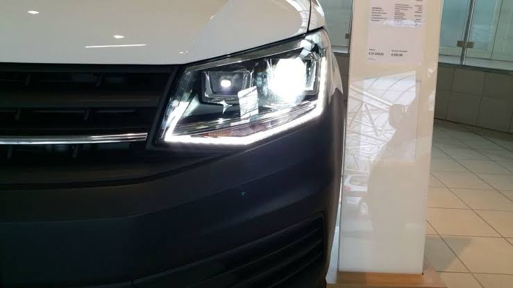 Volkwagen Caddy 2k Xenon headlights (Used)